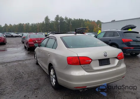 2013 Volkswagen Jetta 2.5L Se z USA, uszkodzony, nr VIN 3VWDP7AJ9DM214434